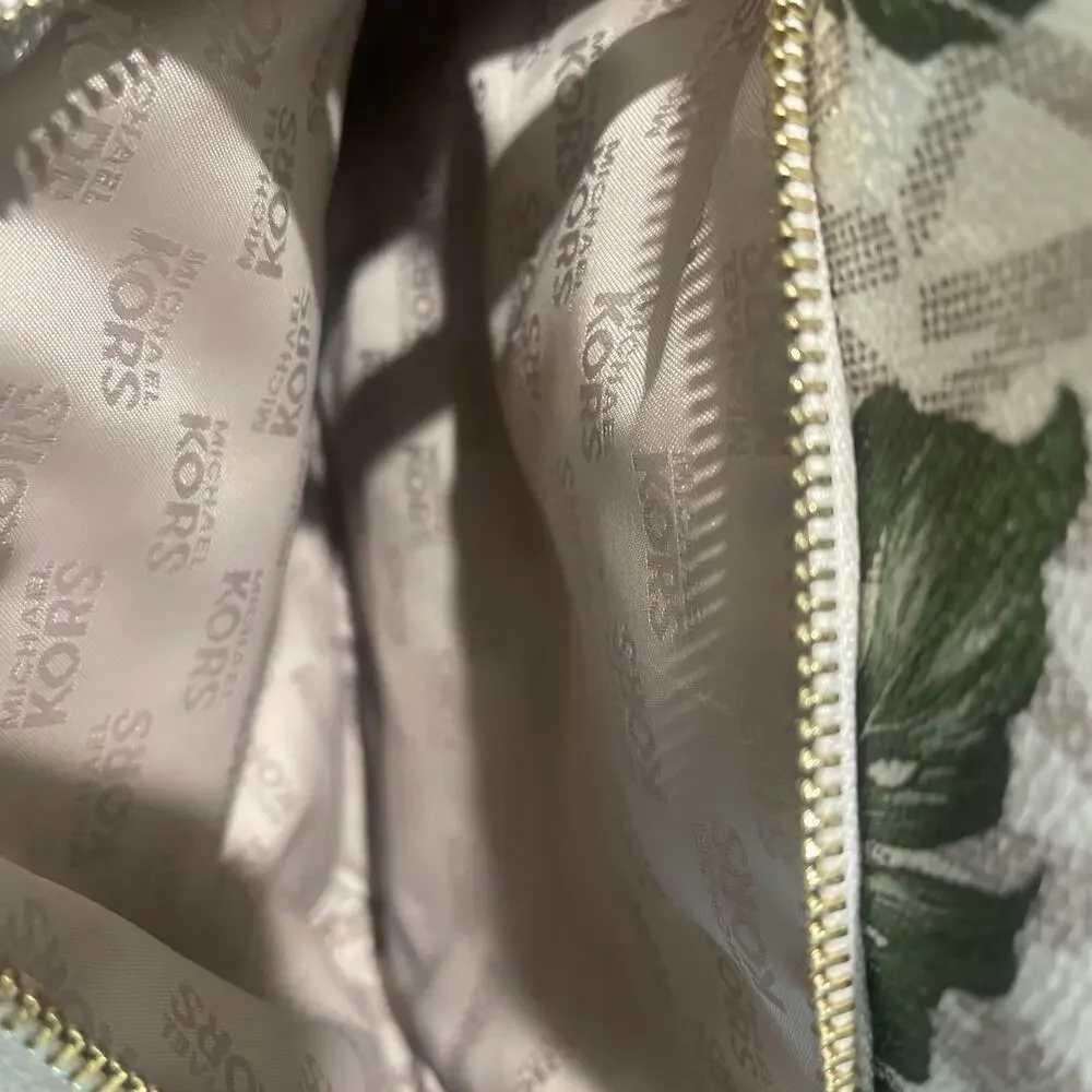 NWT Michael Kors Leather Abbey Vanilla Olive MK Logo Palm Leaf Backpack Rare